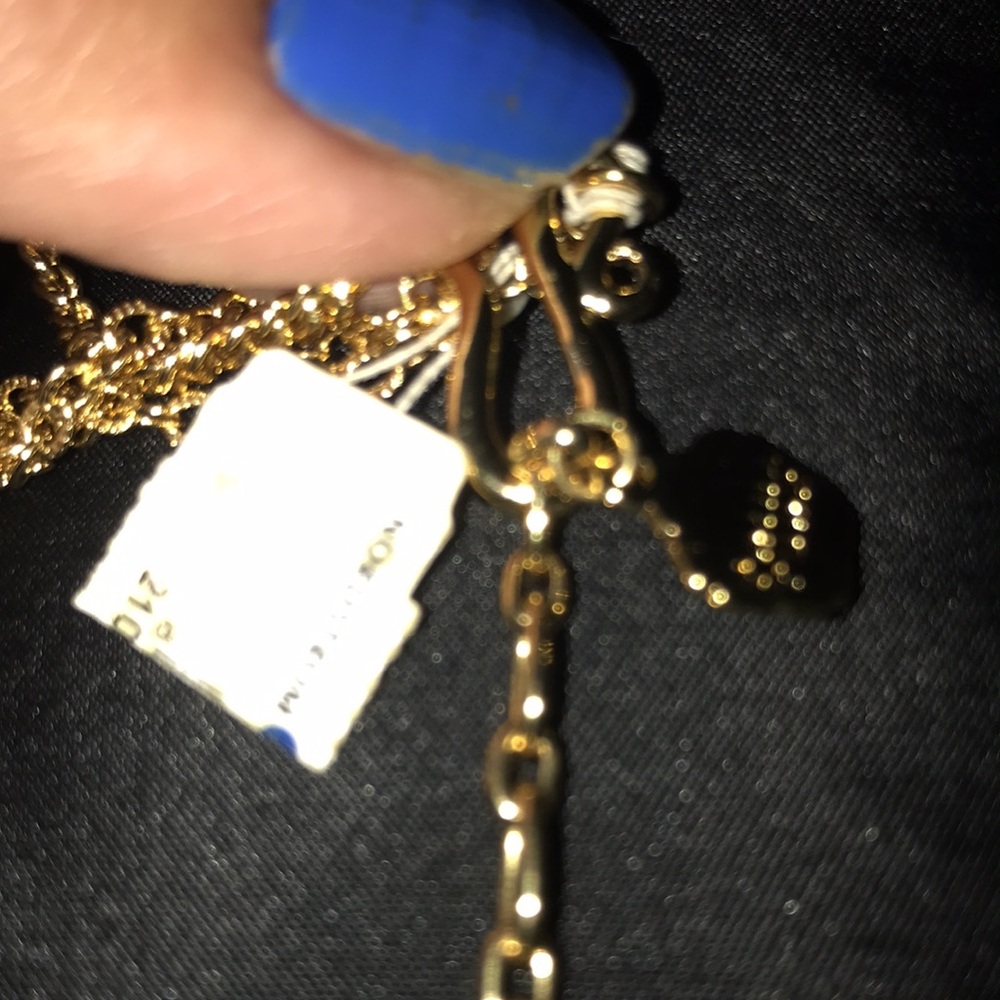 Elegant Black and Gold Pendant Necklace - Picture 8 of 8